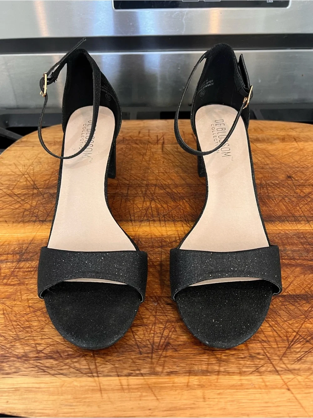NWOT De Blossom Collection Black Ankle Strap Classic Dress Heels Size 10